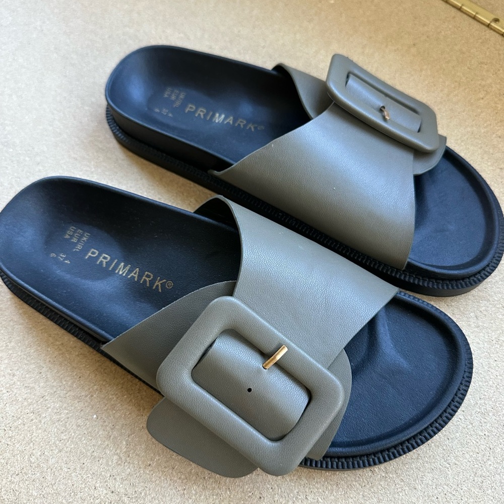 Dark green slippers - Picture 2 of 4